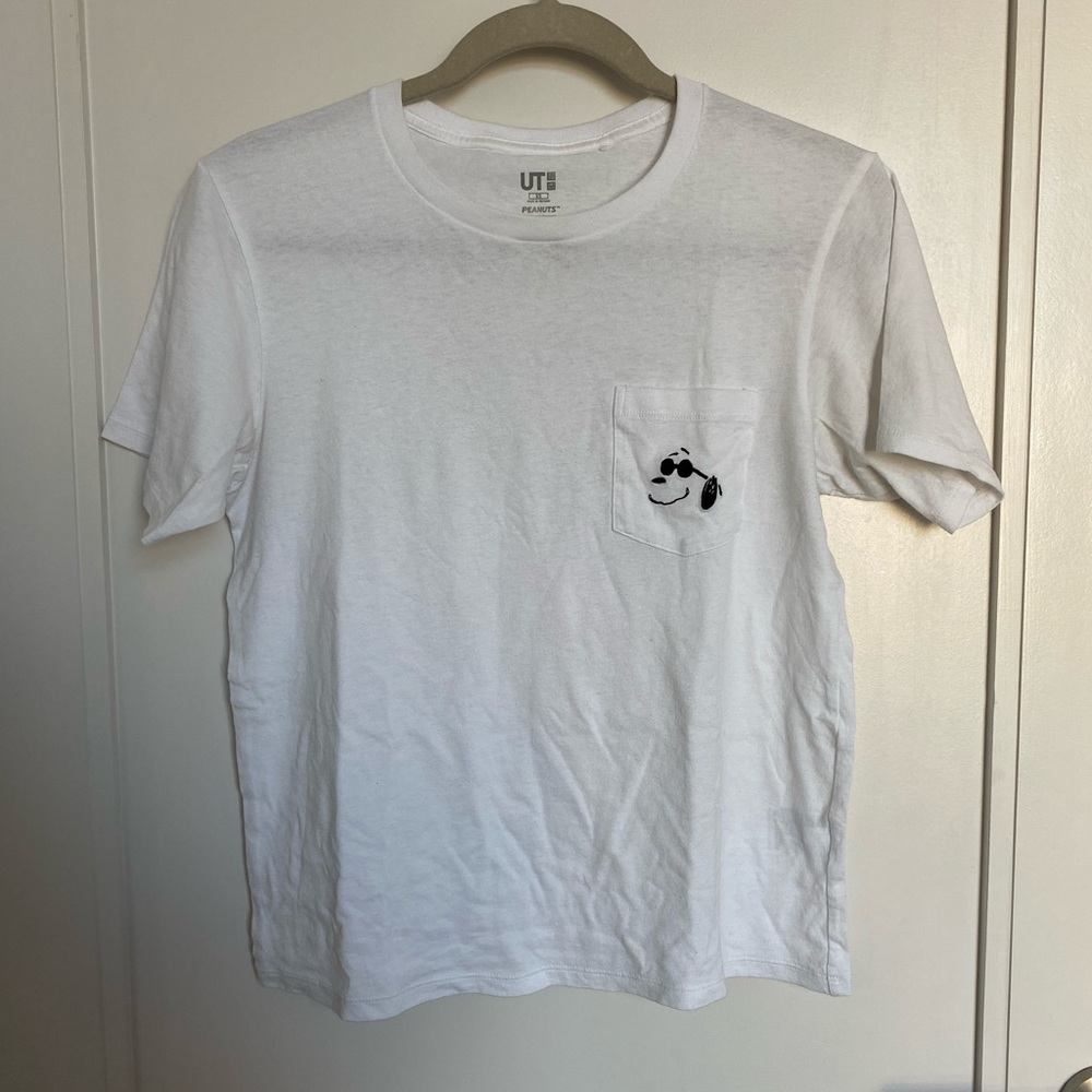 Uniqlo Snoopy shirt